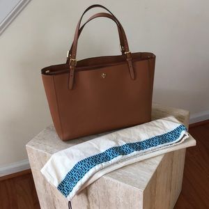 Tory Burch Carmel Colored Tote 👜 Purse.